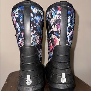 Youth size 2 Winter Bogs